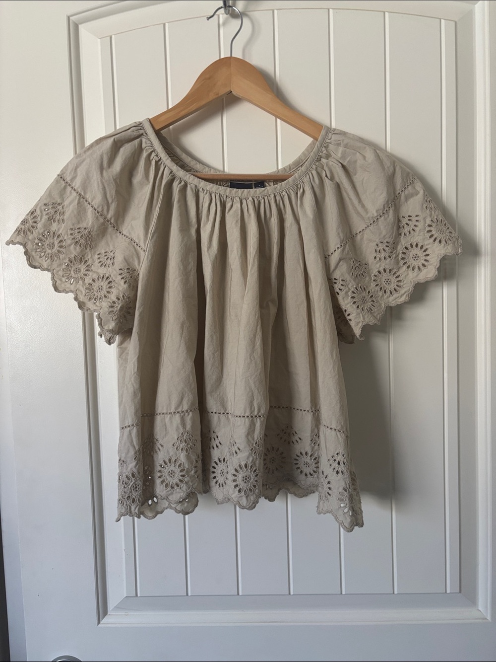 GAP Eyelet Lace Blouse Beige Boho 100% Cotton Top Size Medium